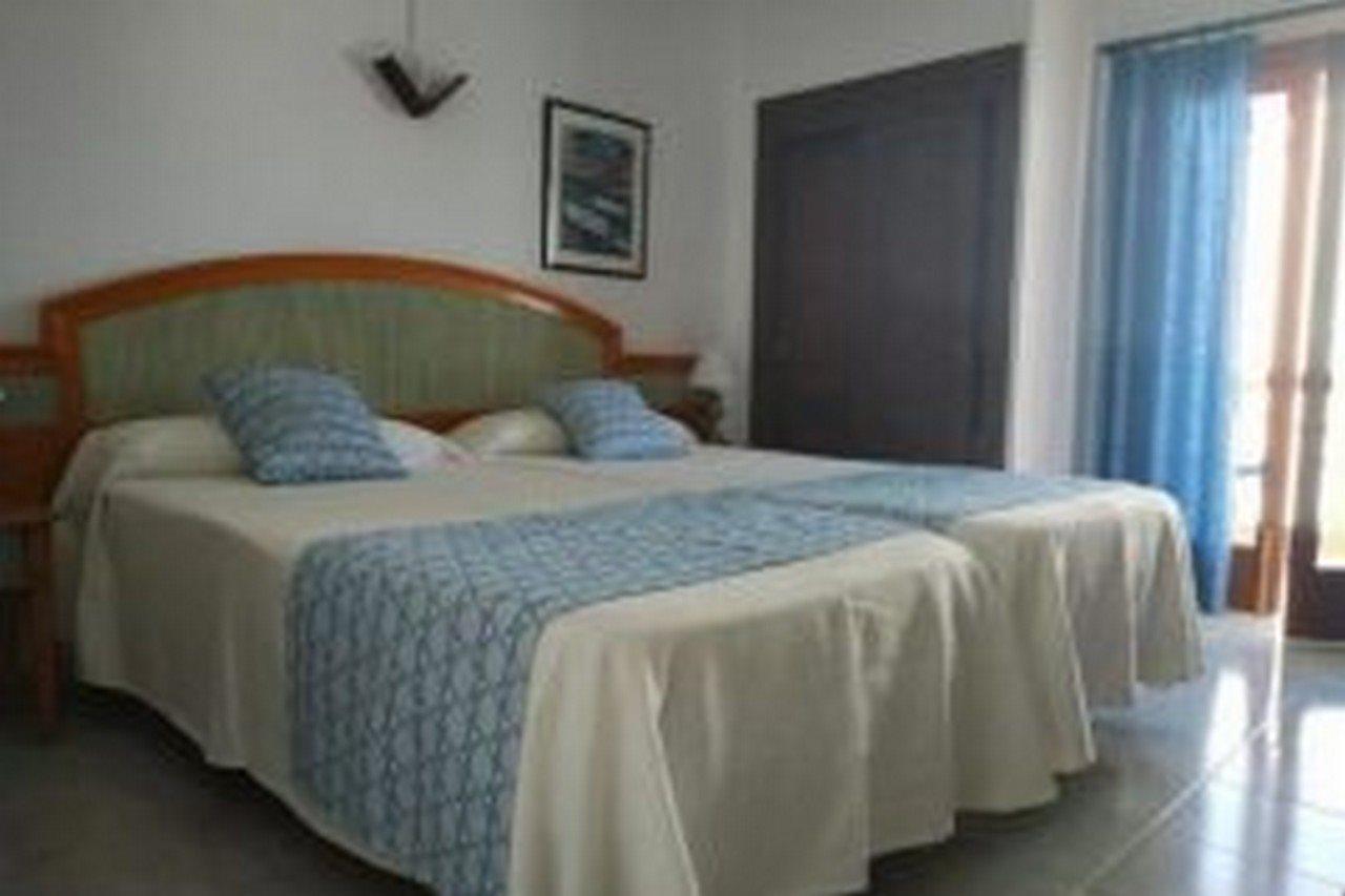 Hotel Martorell By Mhr Colonia de Sant Jordi Exteriör bild
